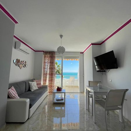 Roca Chica. Studio - First Line Beach Торемолинос Екстериор снимка